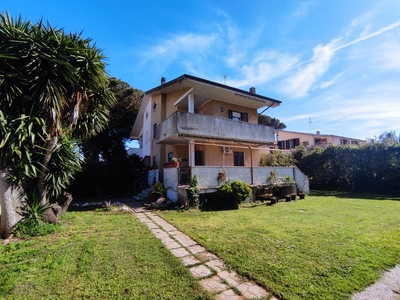 Villa bifamiliare in Via Dei Gelsomini, 14, Anzio (RM)