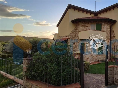 Villa in ottime condizioni in vendita a Castelnuovo Berardenga
