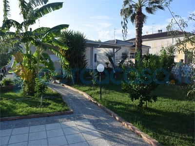 Villa in ottime condizioni, in vendita in C/da Sant'irene, Corigliano-rossano