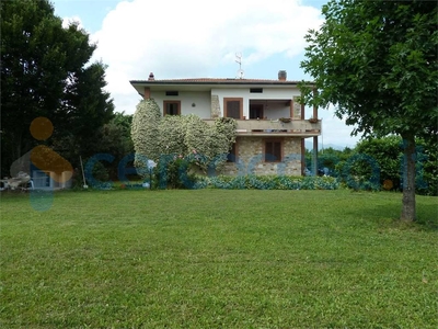 Villa in ottime condizioni, in vendita in Porcari, Porcari