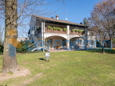 Villa in ottime condizioni, in vendita in Via Einaudi, Piacenza