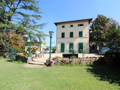 Villa in ottime condizioni, in vendita in Via Xxv Aprile, Bucine