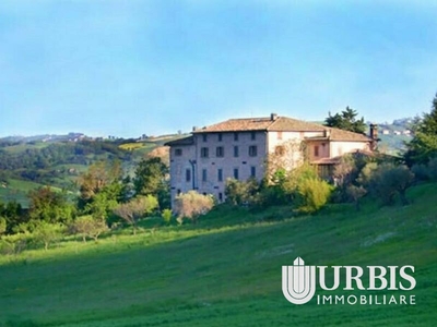 Villa in vendita 14 Stanze da letto a Nocera Umbra
