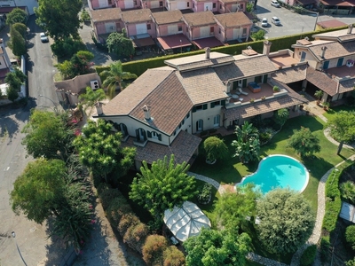 Villa in vendita 15 Stanze da letto a Polistena