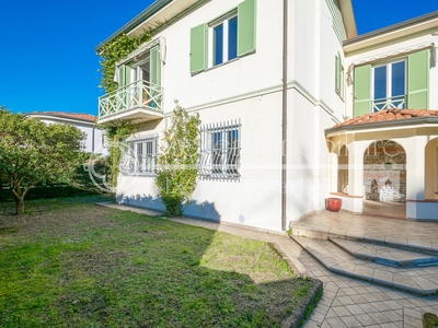 Villa in vendita 3 Stanze da letto a Viareggio