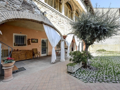 Villa in vendita 4 Stanze da letto a Pozzolengo