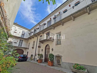 Villa in vendita 5 Stanze da letto a Casale Monferrato