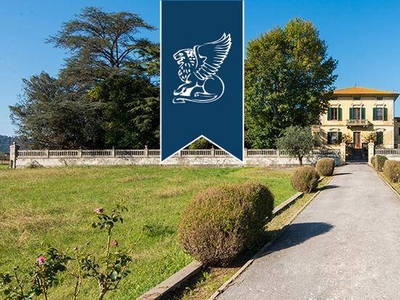 Villa in vendita 5 Stanze da letto a Lucca