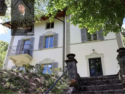 Villa in vendita 6 Stanze da letto a Argegno