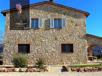 Villa in vendita 8 Stanze da letto a Acquasparta