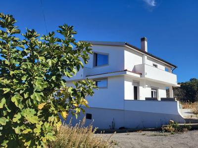 Villa/Indipendente in vendita a Caltanissetta