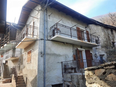 villa indipendente in vendita a Chiomonte