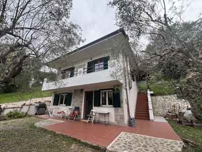 Villa singola in Contrada Crocifisso, Santa Marina (SA)