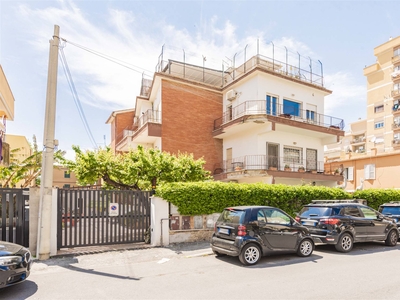 Appartamento in vendita a Ladispoli Roma Centro