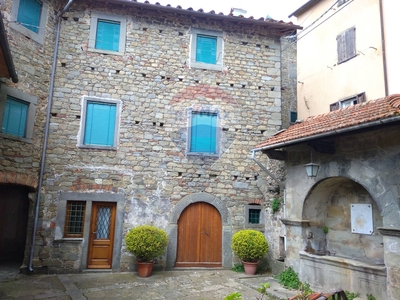 Casa indipendente da ristrutturare, Bagni di Lucca casabasciana