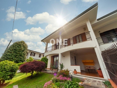 Villa in vendita a Camparada Monza Brianza