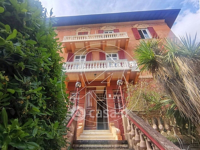 Appartamento in Affitto in Via Roma a Santa Margherita Ligure