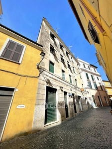 Appartamento in Affitto in Piazza Mazzini a Velletri