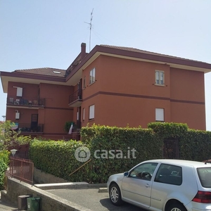 Appartamento in Affitto in Via Anzio a Albano Laziale