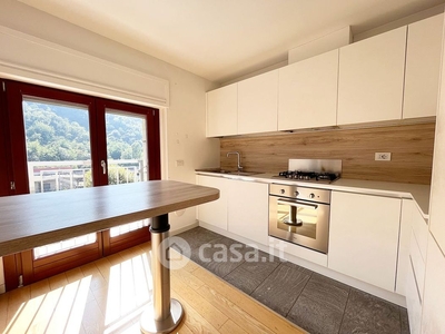 Appartamento in Affitto in Via Bellinzona 266 a Como