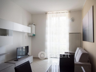Appartamento in Affitto in Via Costantino Baroni a Milano