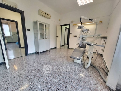 Appartamento in Affitto in Via Fereggiano 2 a Genova