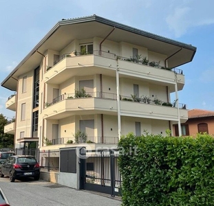 Appartamento in Affitto in Via Fior d'Alpe 1 a Varese
