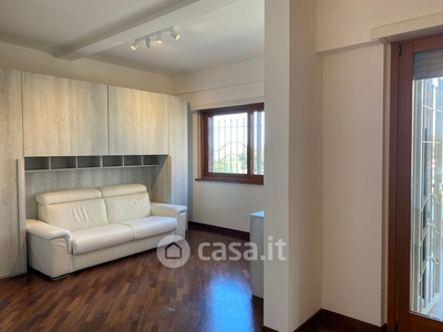 Appartamento in Affitto in Via Francesco Menzio 30 a Roma