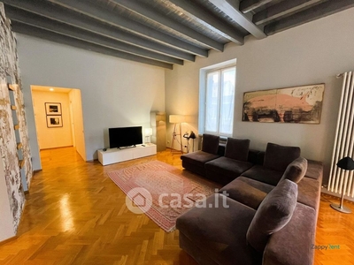 Appartamento in Affitto in Via Luigi Porro Lambertenghi a Milano