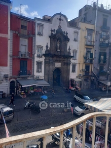 Appartamento in Affitto in Via Vergini a Napoli