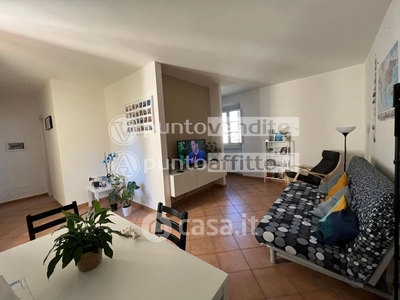 Appartamento in Affitto in Via Villa Landi 163 a Lucca