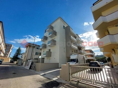 Appartamento in vendita a Alba Adriatica, Via Volturno, 10 - Alba Adriatica, TE