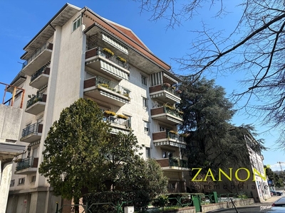 Appartamento in Vendita a Gorizia, zona San Rocco, 195'000€, 110 m²