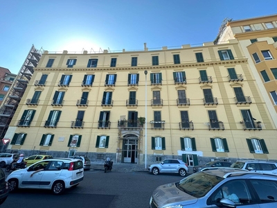 Appartamento in Vendita a Napoli, zona Mergellina, 1'290'000€, 170 m²