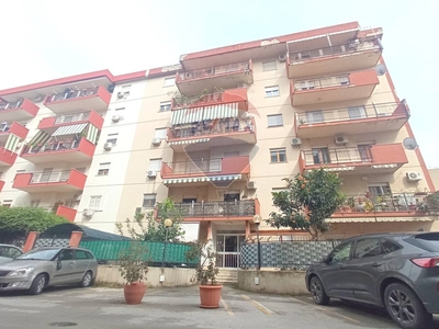 Appartamento in Vendita a Palermo, zona Cruillas, 145'000€, 140 m²
