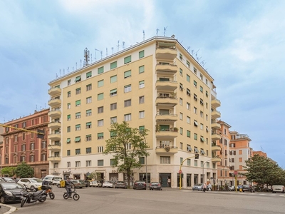 Appartamento in Vendita a Roma, zona S.Giovanni, 620'000€, 136 m²