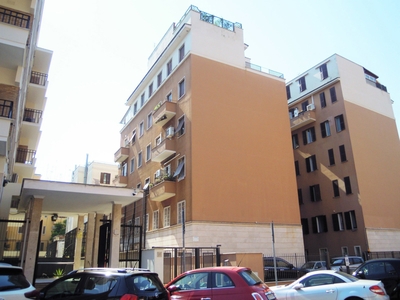 Appartamento in Via Umberto Novaro , Roma (RM)