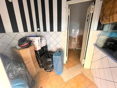 Bilocale in Vendita a Napoli, 30'000€, 23 m²