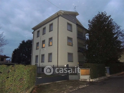 Casa Bi/Trifamiliare in Affitto in Via Trento a Giussano