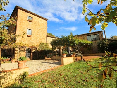 Casa di 400 mq in vendita Montaione, Italia