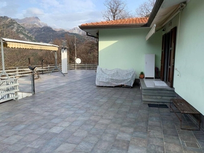 Casa Indipendente in Vendita a Massa, 238'000€, 140 m², arredato