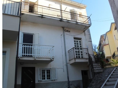 Casa indipendente in vendita a Sant'Andrea del Garigliano, Via Aspro 33
