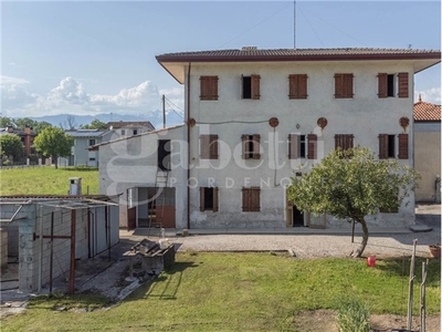 Casa Indipendente in Via Bellasio, 44, Pordenone (PN)