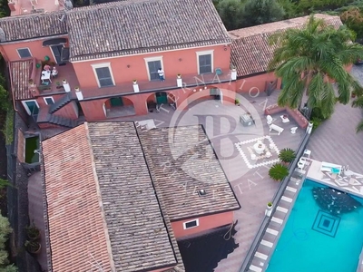 Esclusiva villa di 650 mq in vendita Giarre, Sicilia