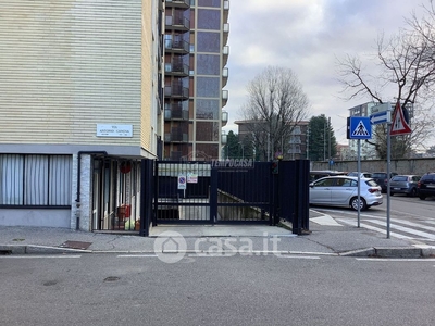 Garage/Posto auto in Affitto in Via Antonio Canova a Monza