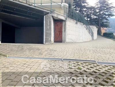 Garage/Posto auto in Affitto in Via Cavour a Rocca di Papa