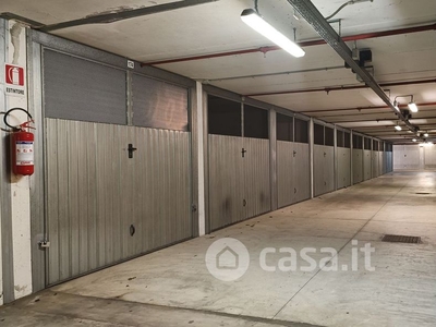 Garage/Posto auto in Affitto in Via Montebruno 29 a Roma