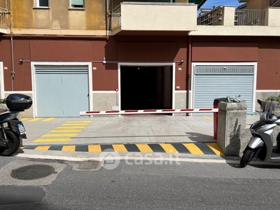 Garage/Posto auto in Affitto in Via Sant'Alberto 43 R a Genova