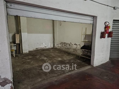 Garage/Posto auto in Affitto in Via Tito Omboni a Roma
