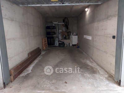 Garage/Posto auto in Affitto in Viale Francesco Domenico Guerrazzi 47 a Imola
